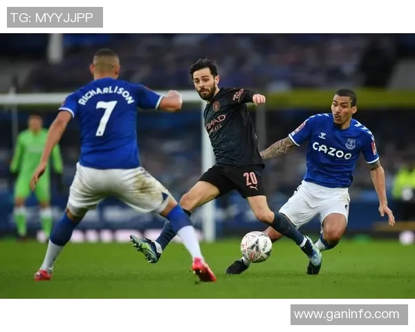 1718赛季曼城对阵埃弗顿精彩比赛录像回顾与分析