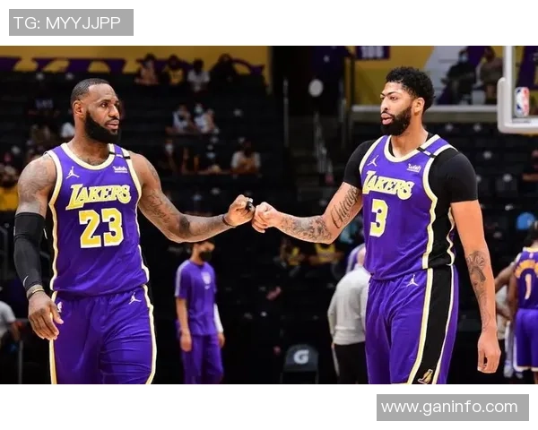 2002至2003赛季马刺与湖人对决回顾及精彩瞬间分析